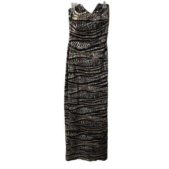 green emerald velvet dress La Femme